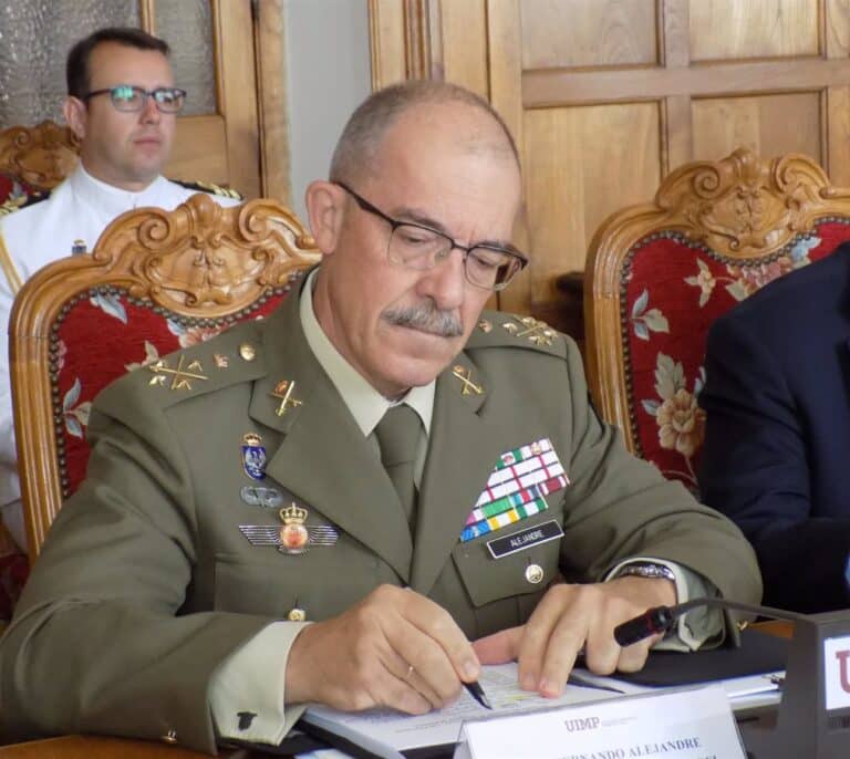 El ex JEMAD Alejandre cree que Marruecos es una amenaza "directa" para España