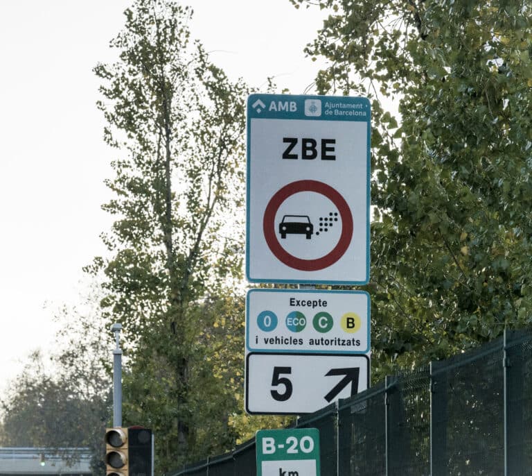 Los afectados por la ZBE de Barcelona estallan: "Colau, págame el coche nuevo"