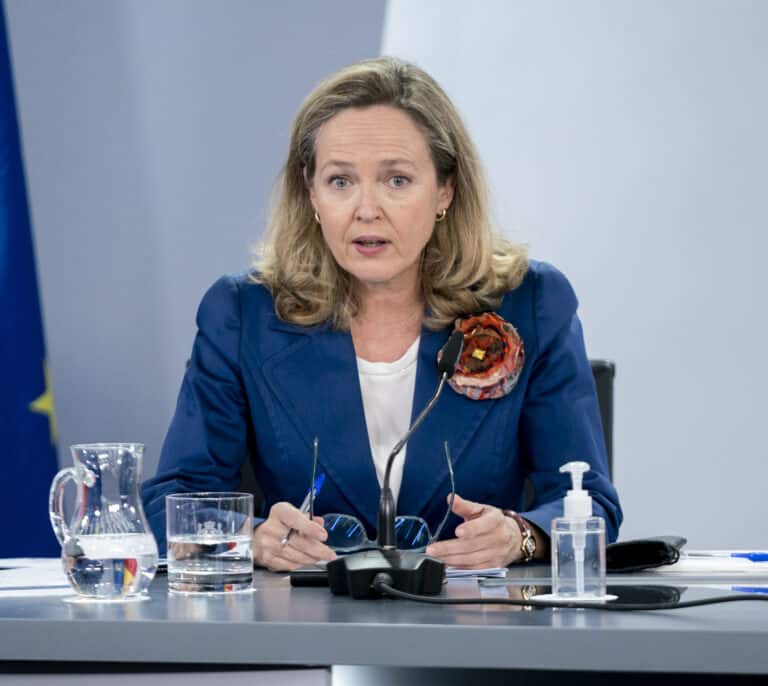 Calviño admite que los precios pueden subir aún más por el conflicto en Ucrania