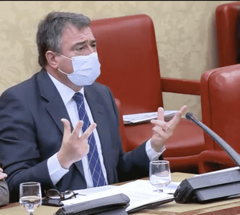 El cabreo de Aitor Esteban con el presidente de la comisión de Exteriores
