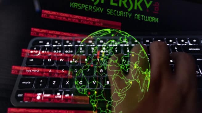Ciberseguridad en un contexto de guerra Imagen de una pantalla de ordenador en tiempos de ciberataques
