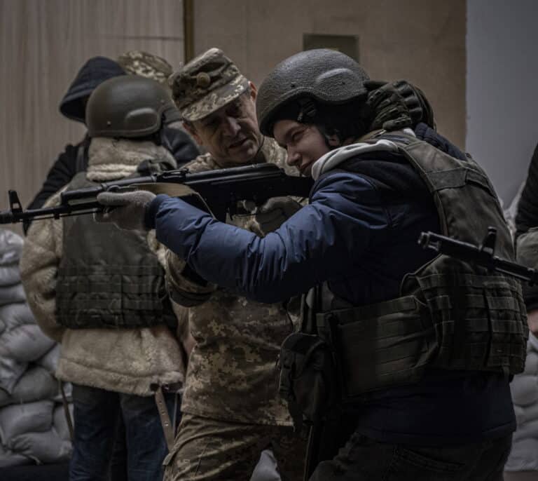 ¿Es legal enviar armas a Ucrania?