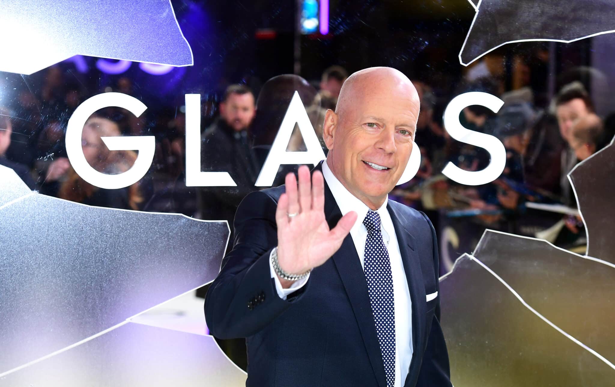 Bruce Willis asiste al estreno europeo de vidrio celebrado en el Curzon Mayfair.