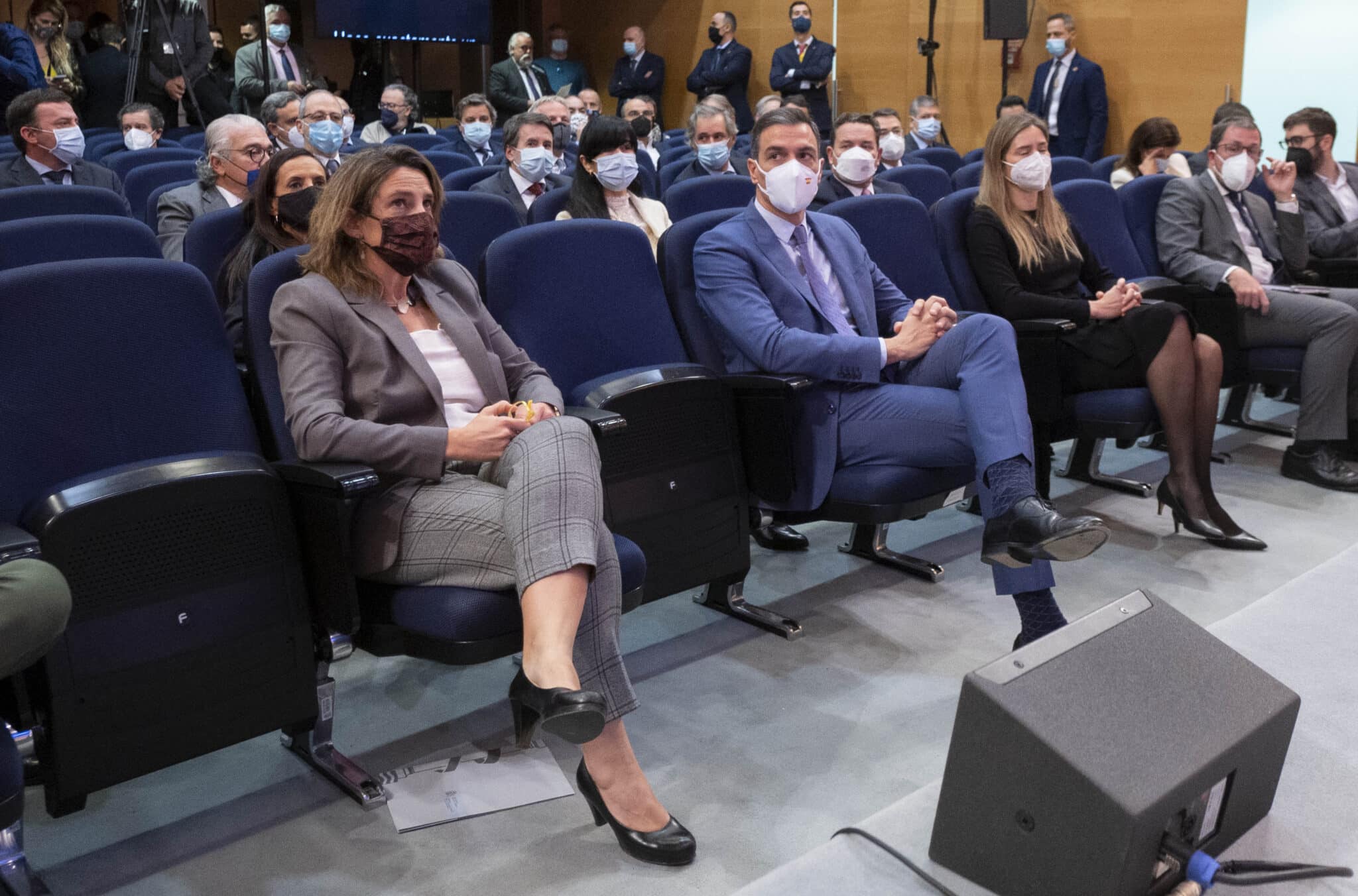 Teresa Ribera y Pedro Sánchez.