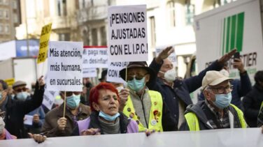 Los jubilados perderán poder adquisitivo el primer año de la ley que les garantiza lo contrario