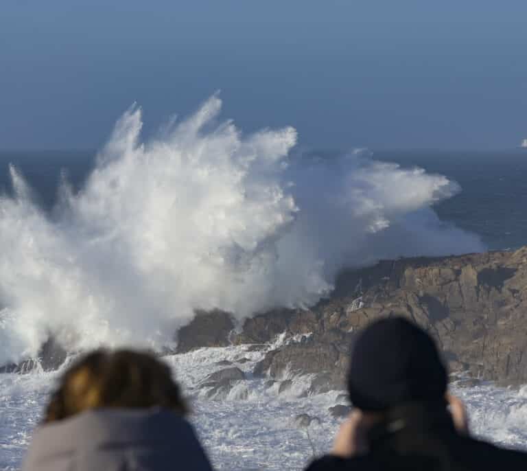 El oleaje pone en riesgo a la costa de Alicante y Murcia y las rissagas a Baleares