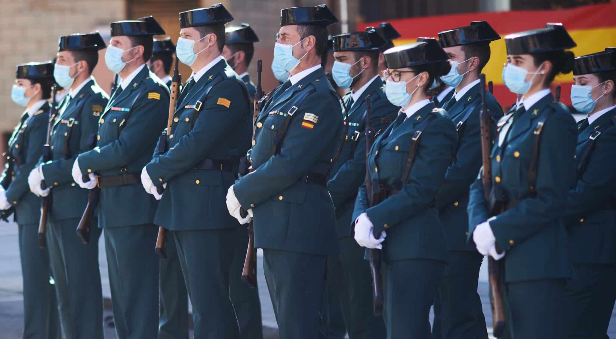 Guardias civiles en formación en la toma de posesión del jefe de la Comandancia de Cantabria.