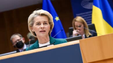 Bruselas aboga por suspender las reglas de déficit y deuda durante 2023