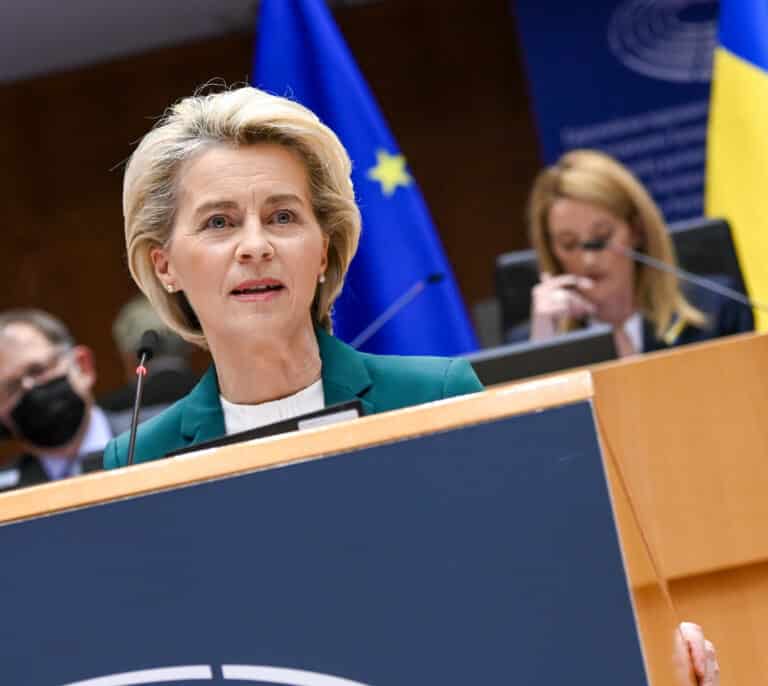 Bruselas se suma a otros  organismos e insta al Gobierno a retirar las ayudas energéticas este año