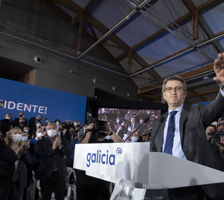 Feijóo recurrirá a la vieja guardia del PP para conformar la nueva Dirección
