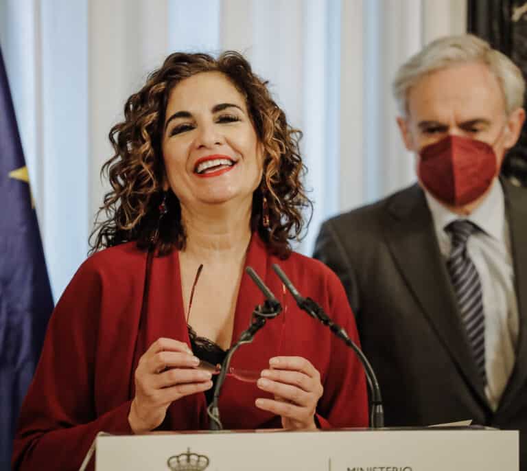 Los expertos del Gobierno proponen un fuerte castigo al gas en plena guerra en Ucrania
