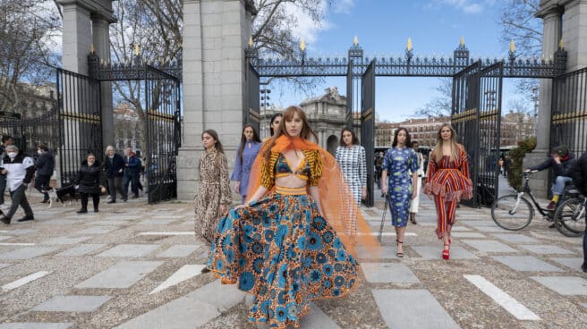 Moda top española mujer