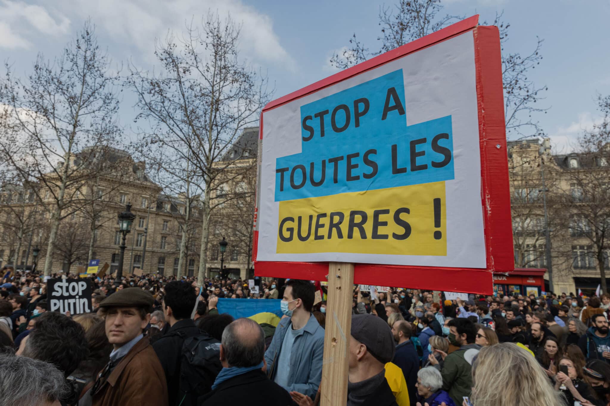 Manifestación contra la guerra en París.