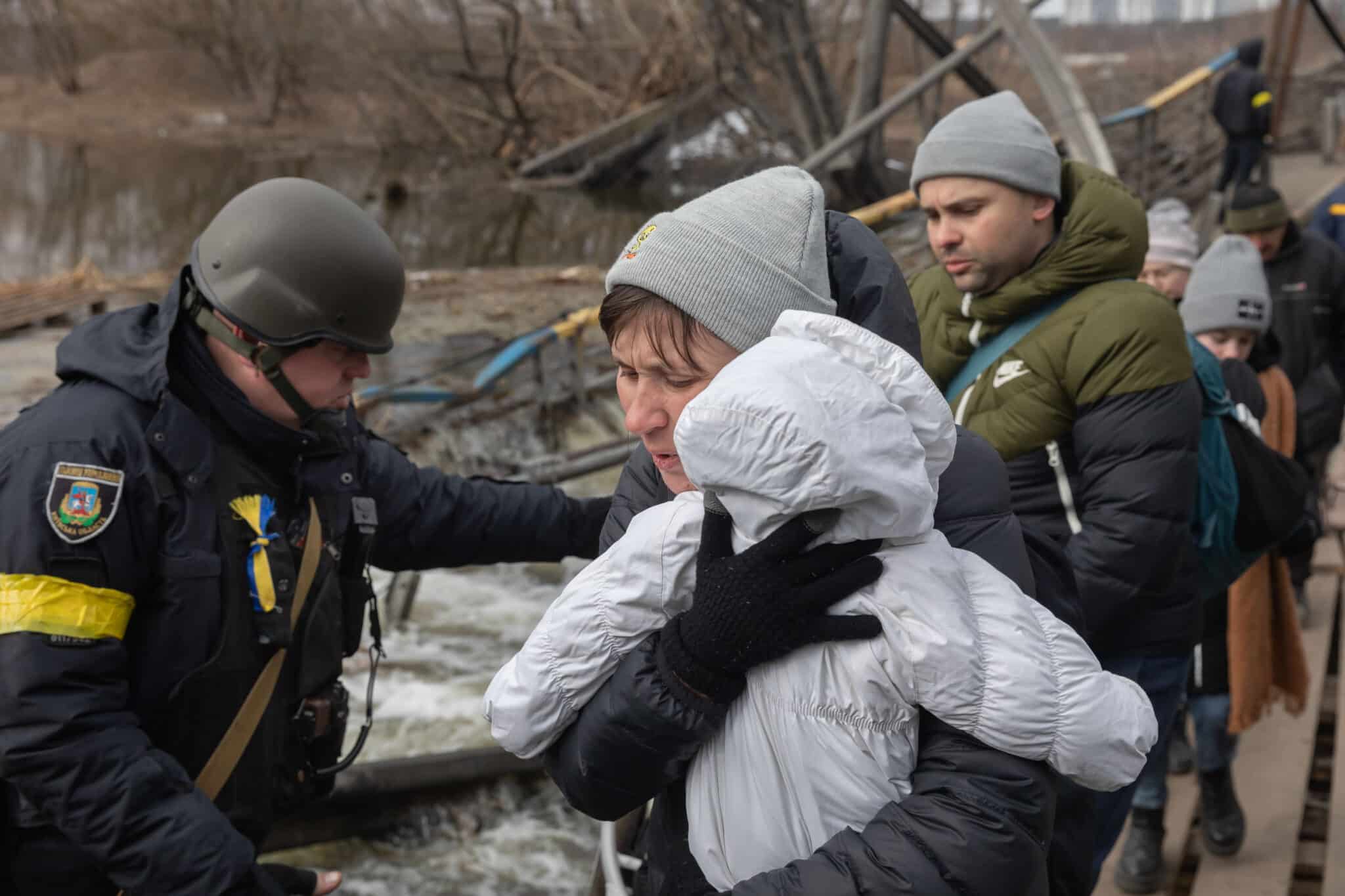Evacuación de civiles en Irpin (Ucrania).