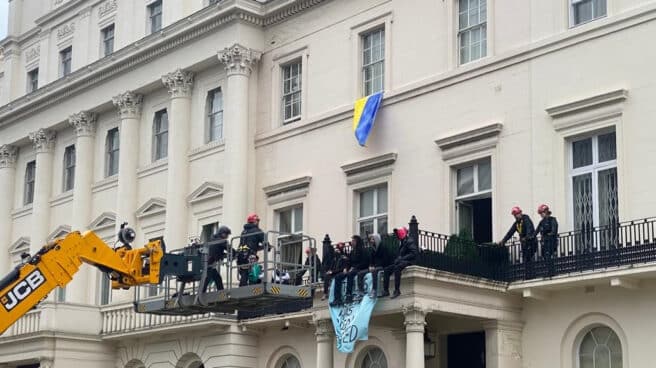 Varias personas ocupan en Londres una mansión del oligarca ruso Oleg Deripaska.