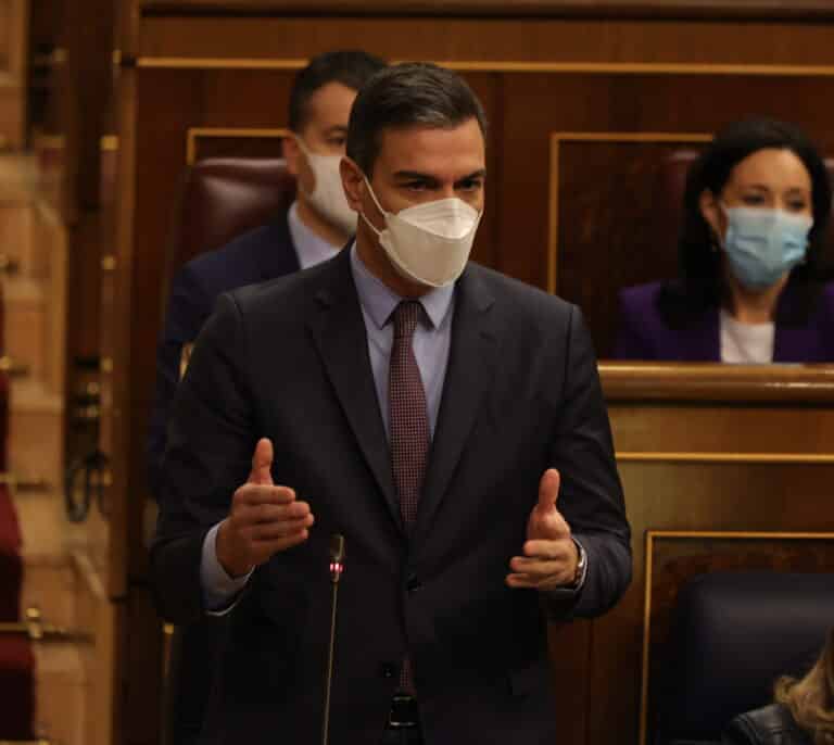 Ataque frontal de Sánchez a Abascal: "Salvini, Le Pen, usted y Putin no se saldrán con la suya"