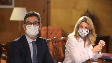 Podemos carga contra el “tonteo escandaloso” del PSOE con el PP