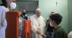 El Papa visita a 19 niños ucranianos ingresados en el Hospital del Vaticano