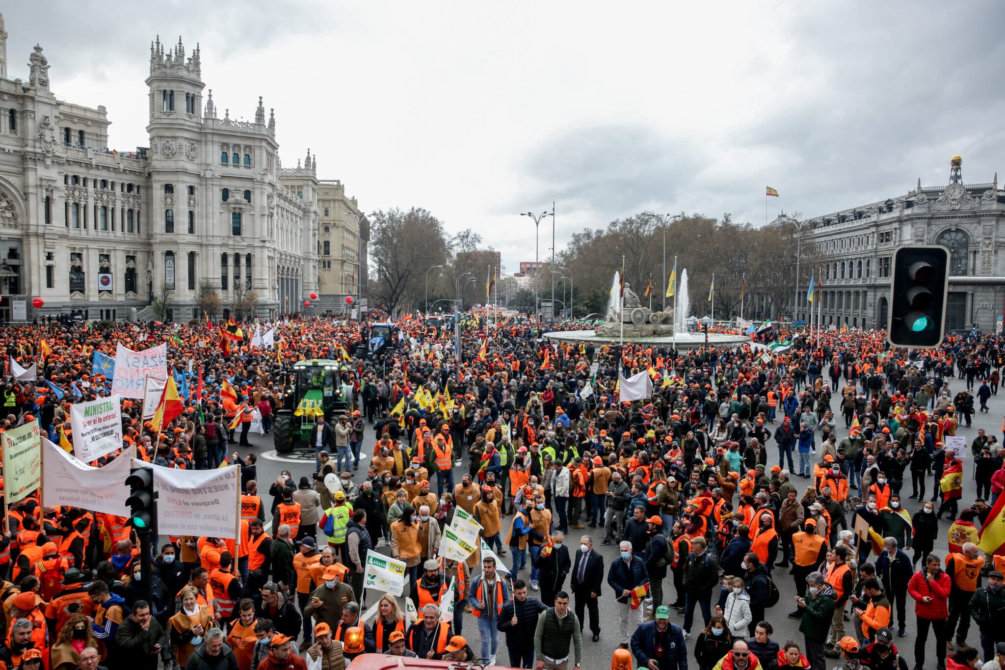 Decenas de miles de personas se manifiestan en Madrid por el mundo rural