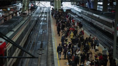 Adif y Renfe aún no saben cuándo se solucionará la avería que afecta a los Cercanías de Madrid