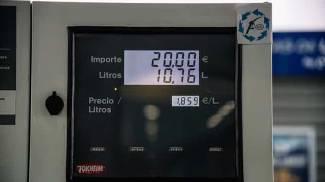 Así funciona el descuento de 20 céntimos en la gasolina Precio de la gasolina en una gasolinera del Polígono Barral