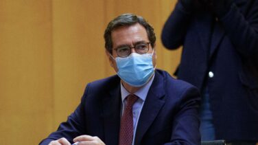 CEOE critica la "inacción" política y alerta de los problemas de suministro