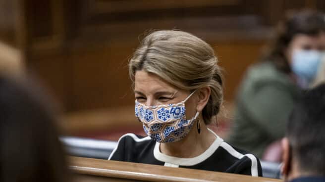 El uso del Falcon, y los planes de pensiones de empleo, en el pleno del Congreso La vicepresidenta segunda y ministra de Trabajo y Economía Social, Yolanda Díaz, en una sesión plenaria en el Congreso.