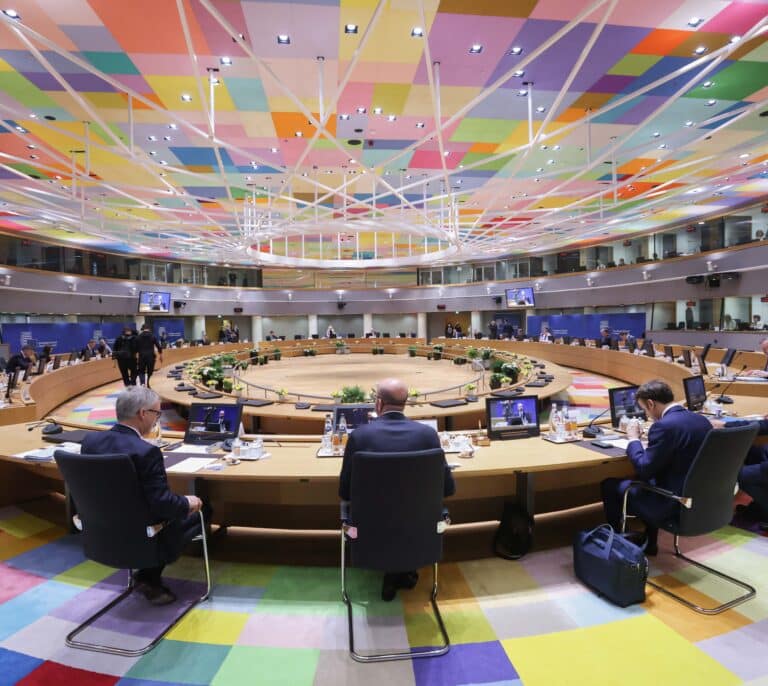Los líderes europeos concluyen la cumbre tras nueve horas y media de debate