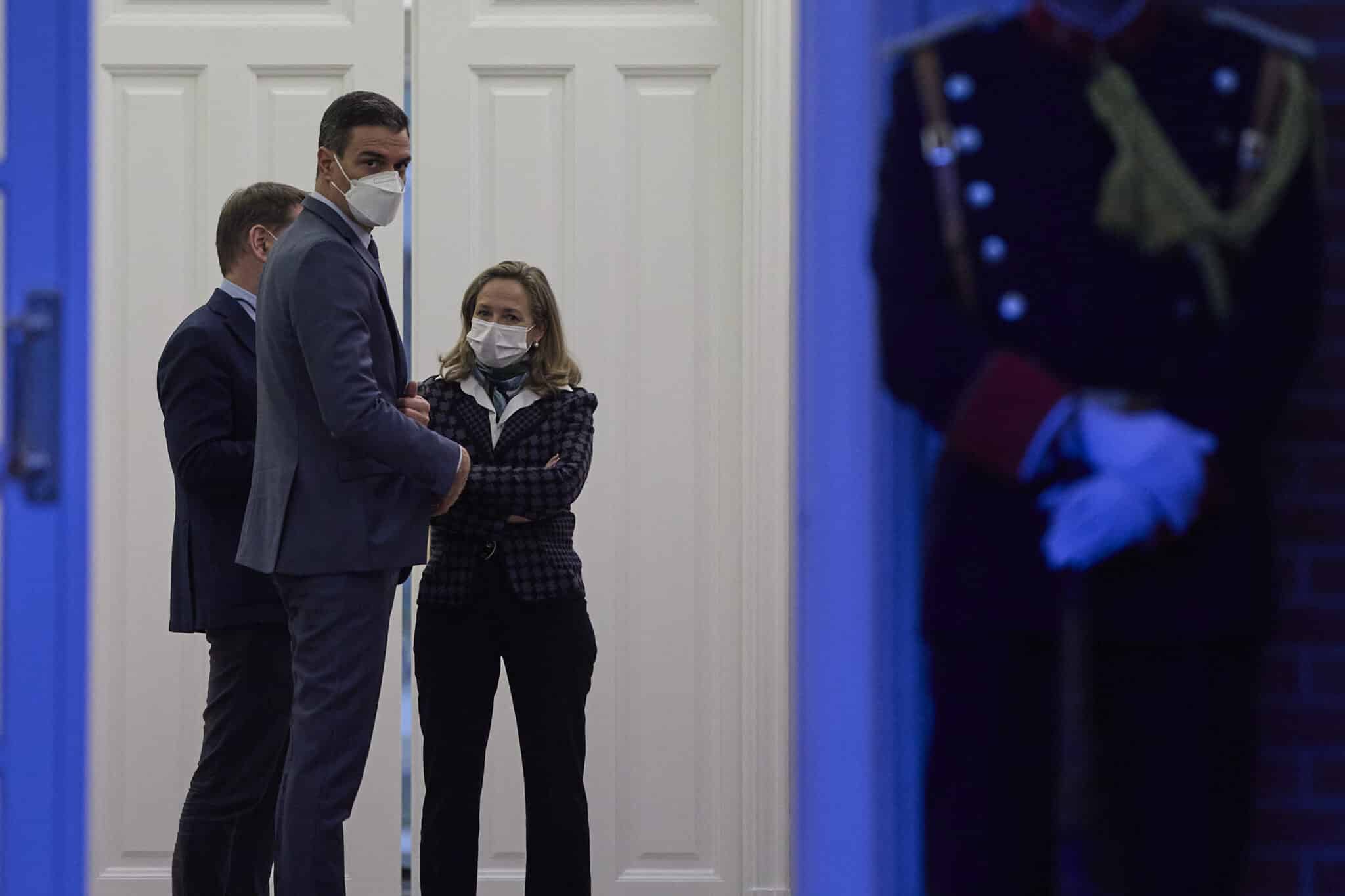 Pedro Sánchez y Nadia Calviño, en La Moncloa.