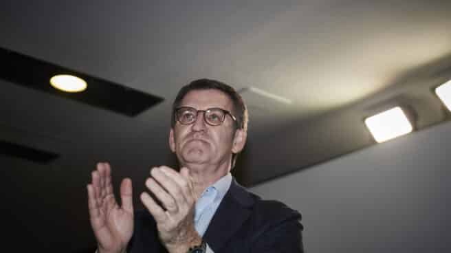Alberto Núñez Feijóo, presidente de la Xunta de Galicia, durante un acto de primarias en Pamplona. Alberto Núñez Feijóo, presidente de la Xunta de Galicia, durante un acto de primarias en Pamplona.
