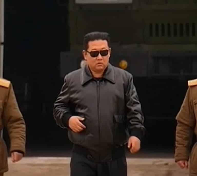 Kim Jong-un celebra el ensayo de un misil intercontinental