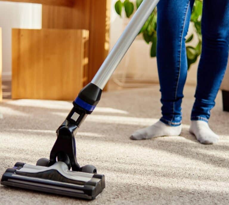 La aspiradora sin cable Dyson V12 ahora con 100 euros de descuento