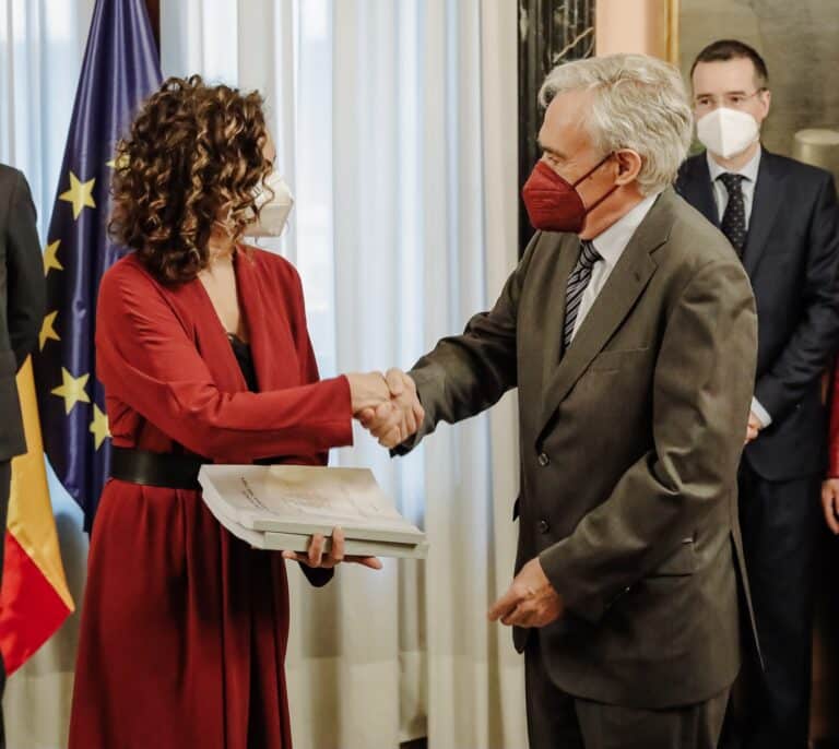 Los expertos piden implantar un impuesto de patrimonio en todas las autonomías