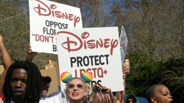 Caos en Disney: la homosexualidad potencia la crisis en el 'Reino Mágico'