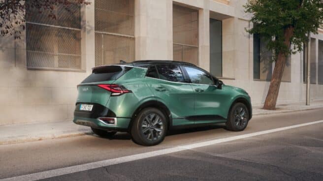 Coche SUV de Kia Sportage en color verde