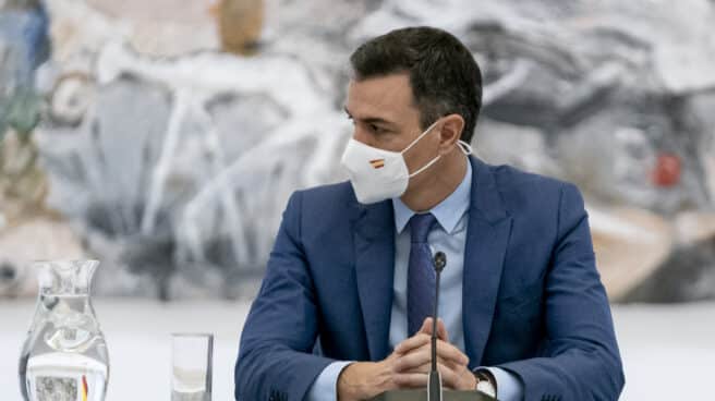 Sánchez reúne a los líderes sindicales y patronales para impulsar el pacto de rentas El presidente del Gobierno, Pedro Sánchez, preside la reunión de la mesa con los agentes sociales.