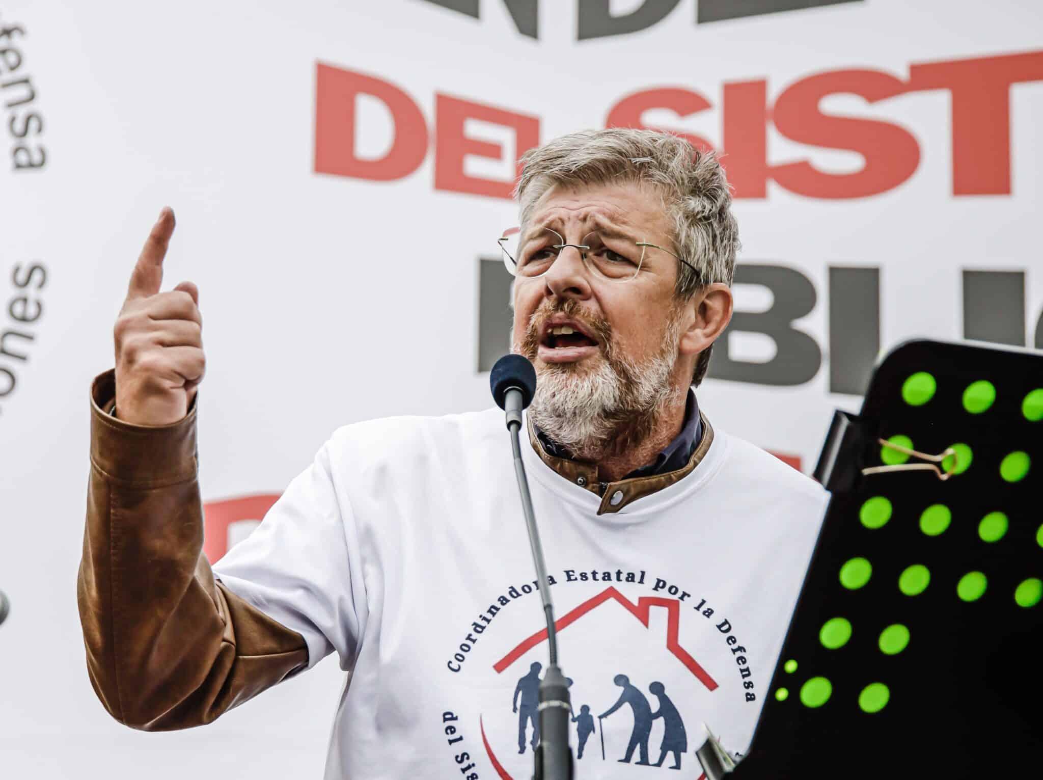 Un portavoz de COESPE ESTATAL, Ramón Franquesa, durante una concentración de pensionistas en Madrid en 2021.