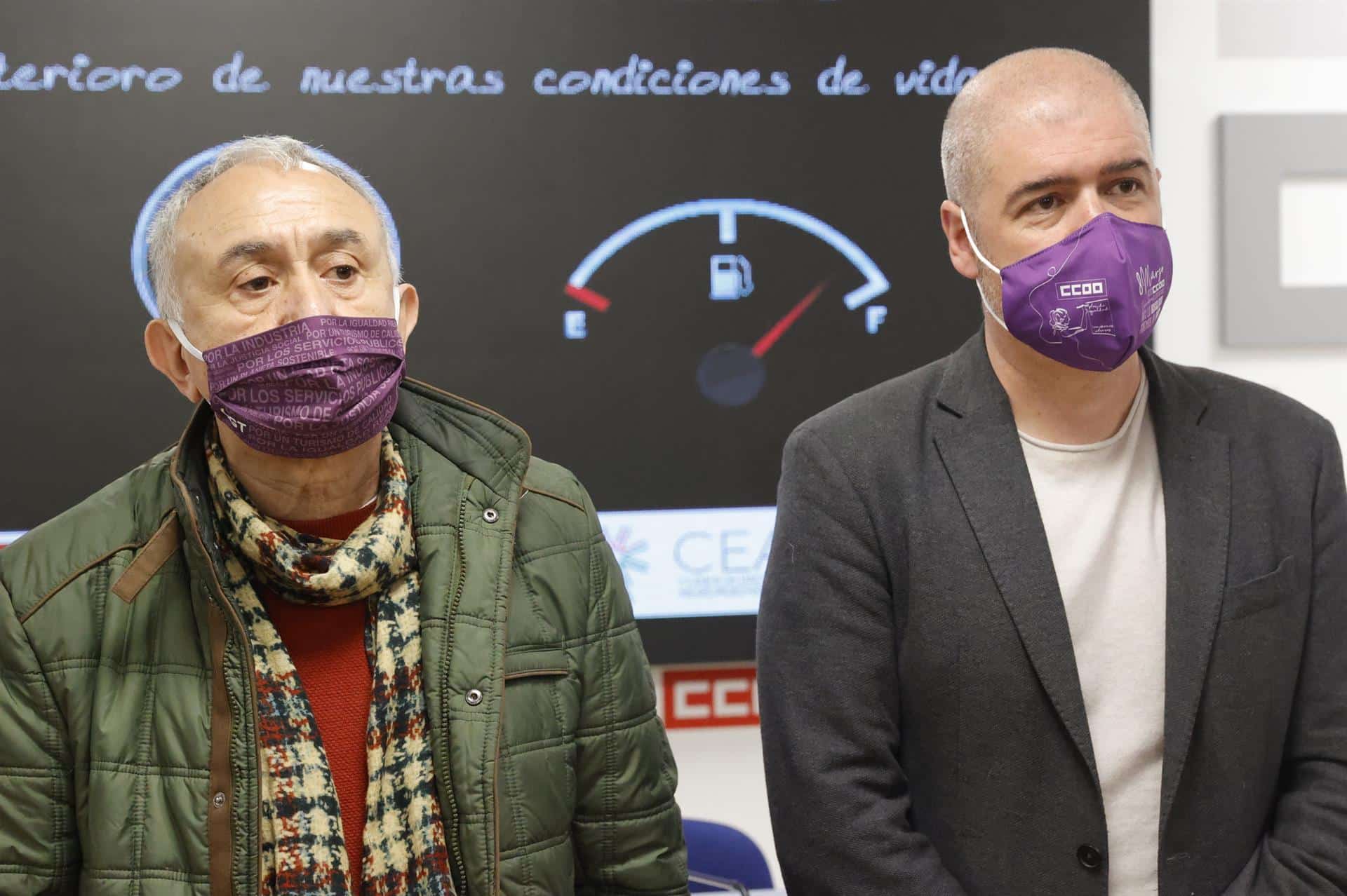 El secretario general de UGT, Pepe Álvarez (izquierda), y de CCOO, Unai Sordo, en una rueda de prensa.