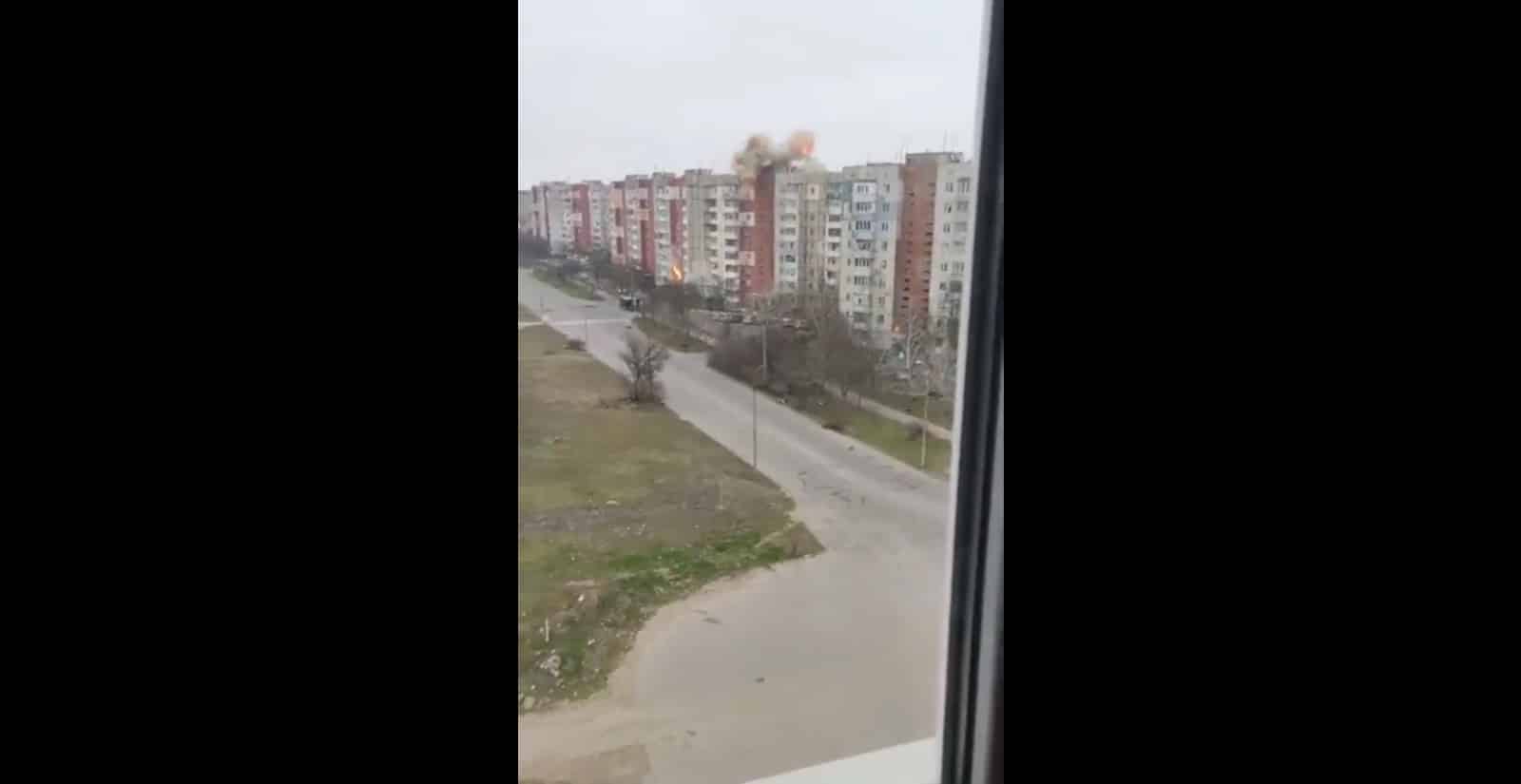 Putin incumple su palabra y bombardea edificios residenciales en Jersón