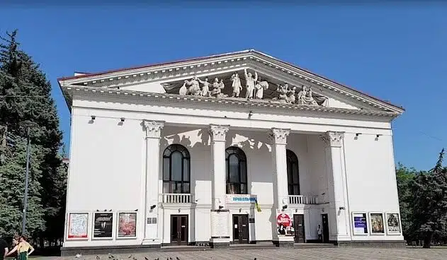 Italia pagará la reconstrucción del teatro destruido por Rusia en Mariúpol