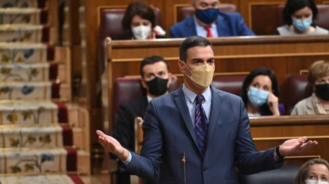 El presidente del Gobierno, Pedro Sánchez, durante su comparecencia en la sesión de control celebrada este miércoles en el Congreso de los Diputados, en Madrid.