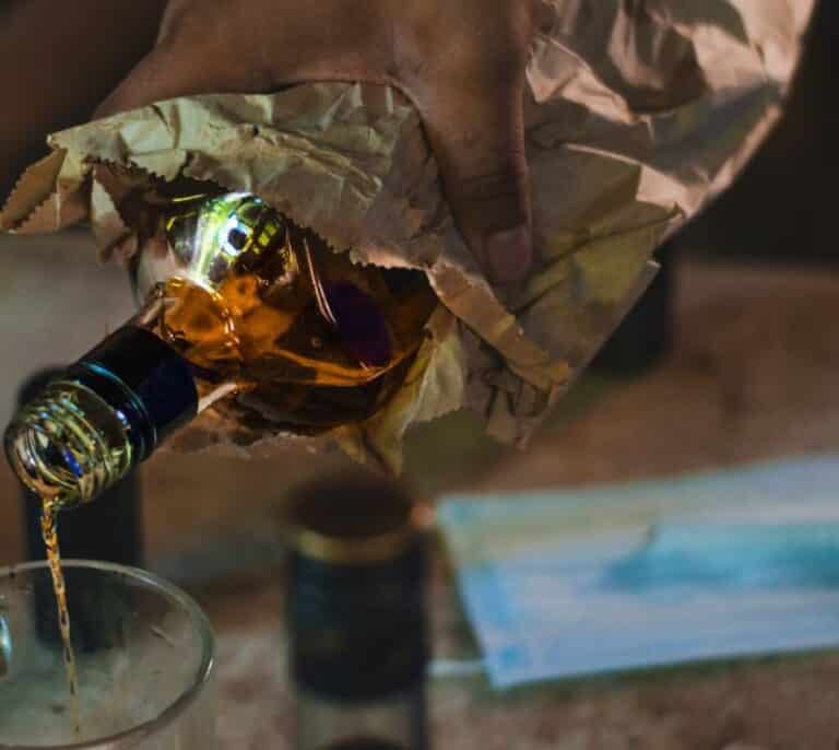 El 35% de los atendidos por adicción en 2021 en Madrid acudió por alcoholismo
