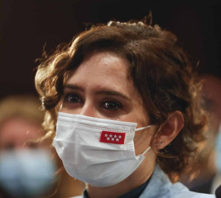 Ayuso a Casado: "Ojalá se hubiera investigado a Pedro Sánchez con tanto detalle como a mí y mi familia"