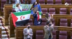 Batet reprende a Podemos por sacar banderas del Sáhara en el Congreso, en un debate sobre bajas de maternidad