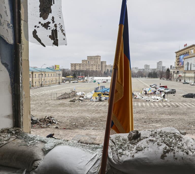 Zelensky lidera la batalla mediática mientras Rusia intensifica su ofensiva en cuatro frentes