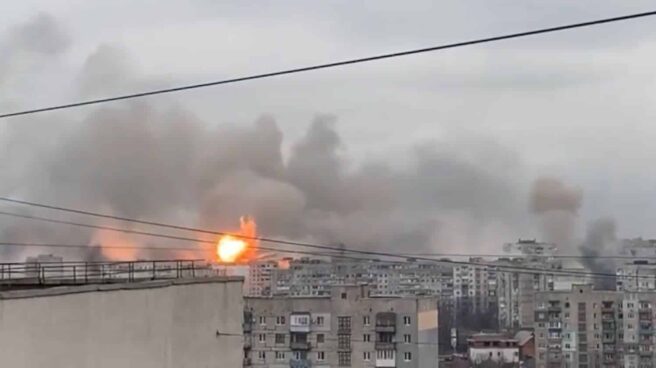 Nuevos bombardeos rusos sobre Mariupol. Nuevos bombardeos rusos sobre Mariupol.