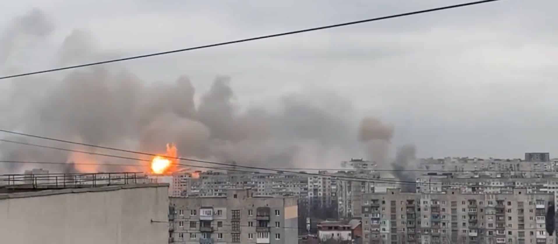 Nuevos bombardeos rusos sobre Mariupol.