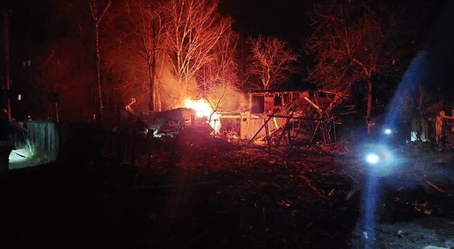 Destrucción tras un bombardeo ruso en Zhytomyr, al oeste de Kiev. Destrucción tras un bombardeo ruso en Zhytomyr, al oeste de Kiev.