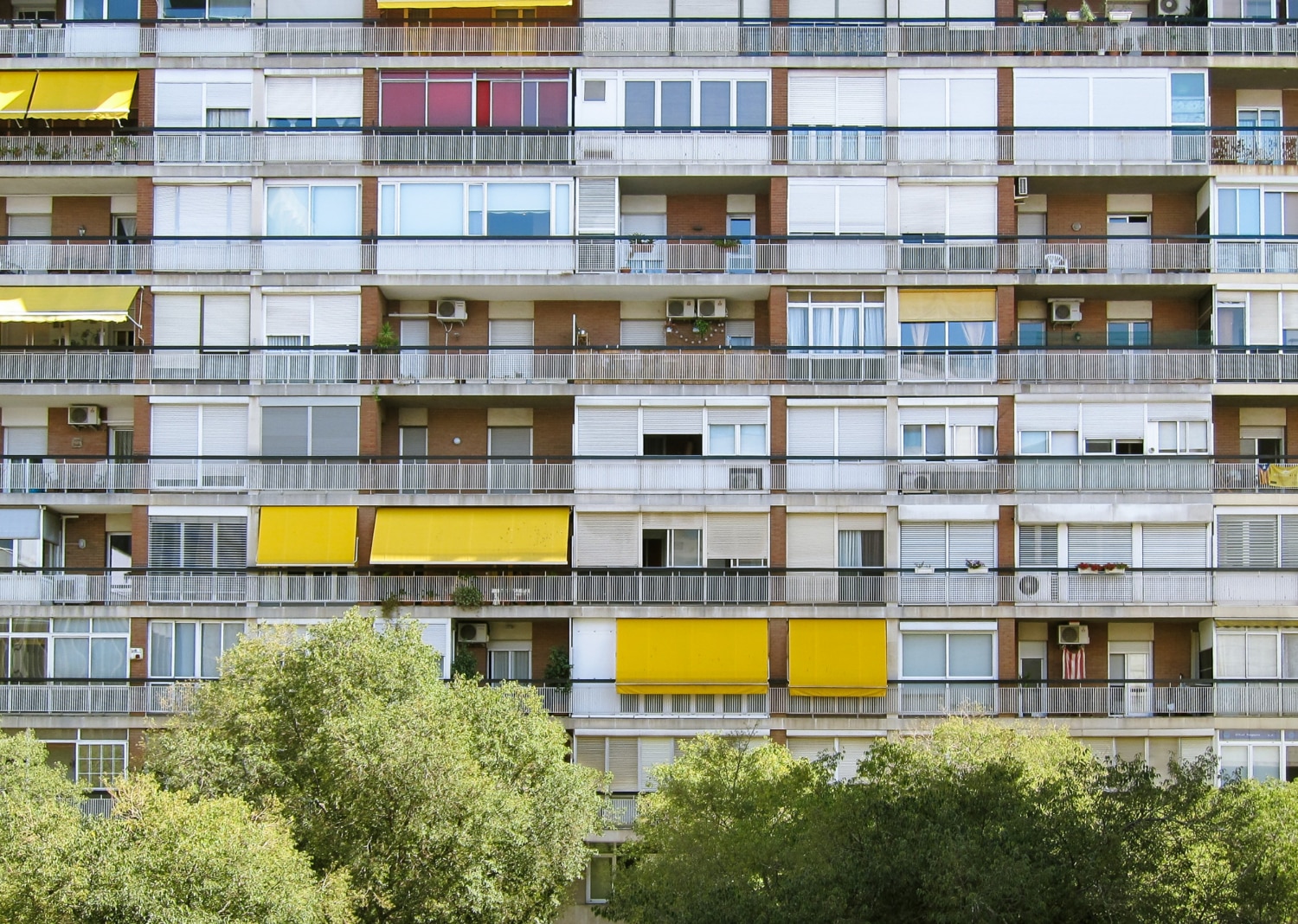 Un informe de PWC urge a desvincular el bono social de la volatilidad del mercado eléctrico. El trabajo señala que la actual financiación del bono social es discriminatoria y expone a los consumidores vulnerables a la volatilidad del mercado.