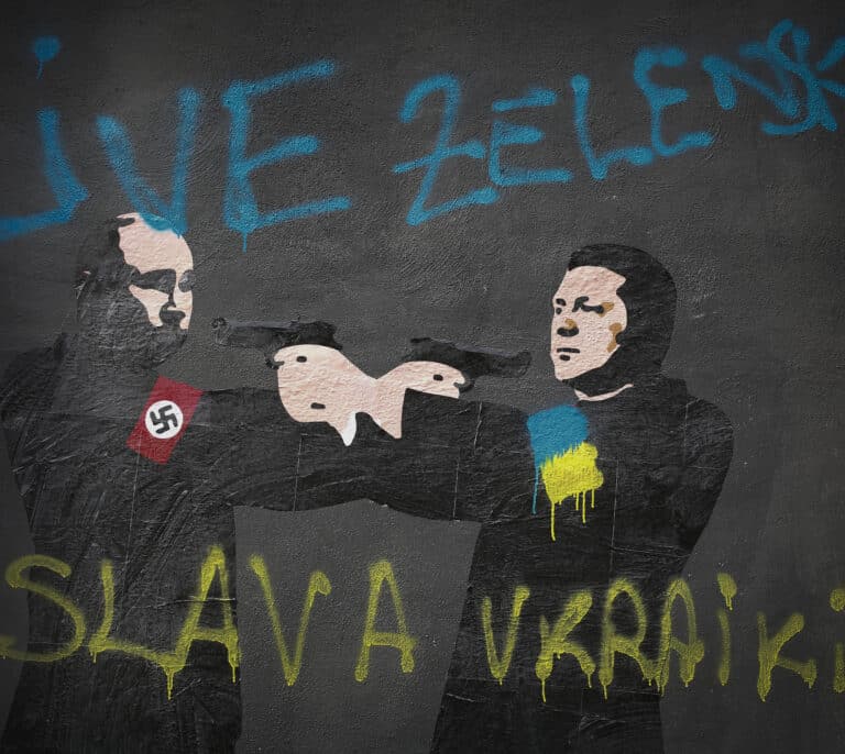 Zelenski en camiseta y Putin en leche de burra